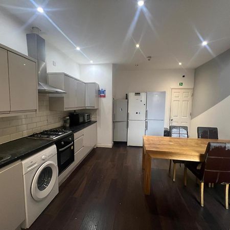 Deluxe Ensuite Double Room With Ensuite Coventry Dış mekan fotoğraf