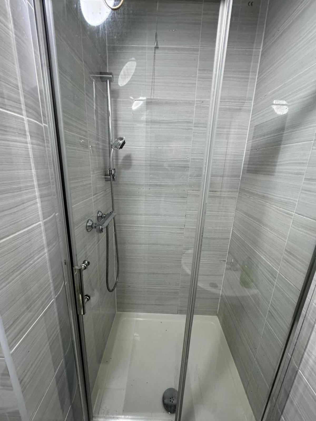 Deluxe Ensuite Double Room With Ensuite Coventry Dış mekan fotoğraf